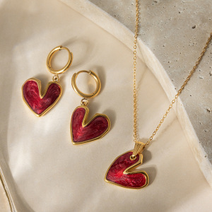 Collier Pendentif Femme Polyvalent En Forme De Cœur Rouge, En Acier Inoxydable Étanche, Couleur Or (1 Pièce) h5 Image6
