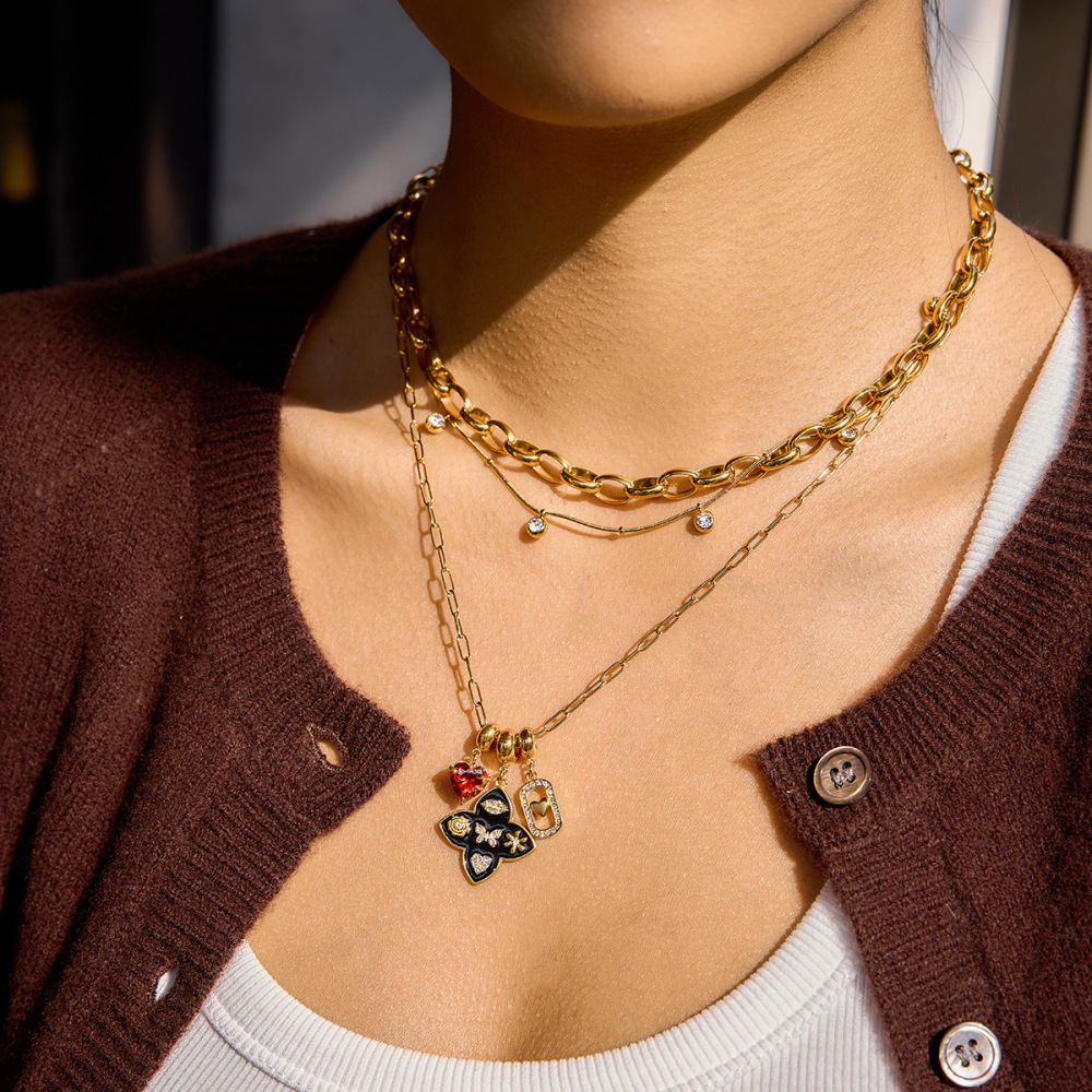 Colliers Pendentifs Élégants Pour Femmes, En Acier Inoxydable Doré, Imperméables Et Anti-Ternissement, Ornés D'Un Trèfle Et D'Un Cœur Brillant. Image5