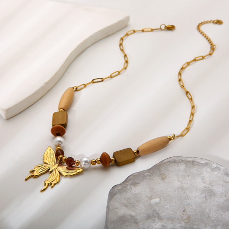 Colliers pendentifs pour femmes en perles de bois papillon, acier inoxydable, étanches et anti-ternissement, couleur or