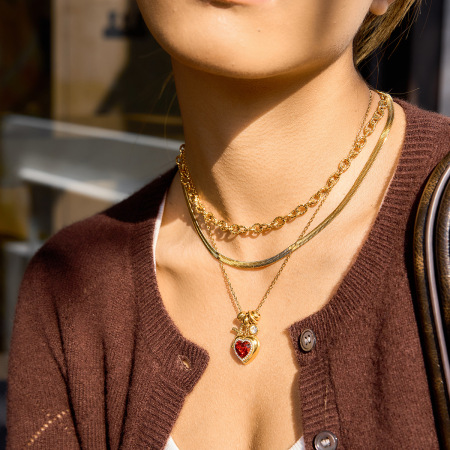 Colliers pendentifs élégants pour femmes, en acier inoxydable, couleur or, avec motif cœur et croix, étanches et anti-ternissement. 2