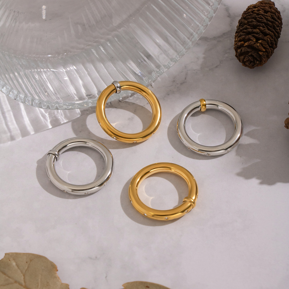 Bague Minimaliste Pour Femme En Acier Inoxydable, Étanche, Couleur Or, Avec Zircon. Image2