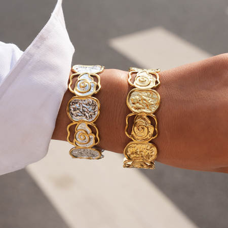 Bracelets pour femmes en acier inoxydable imperméables, résistants à la décoloration et au motif floral simple du quotidien