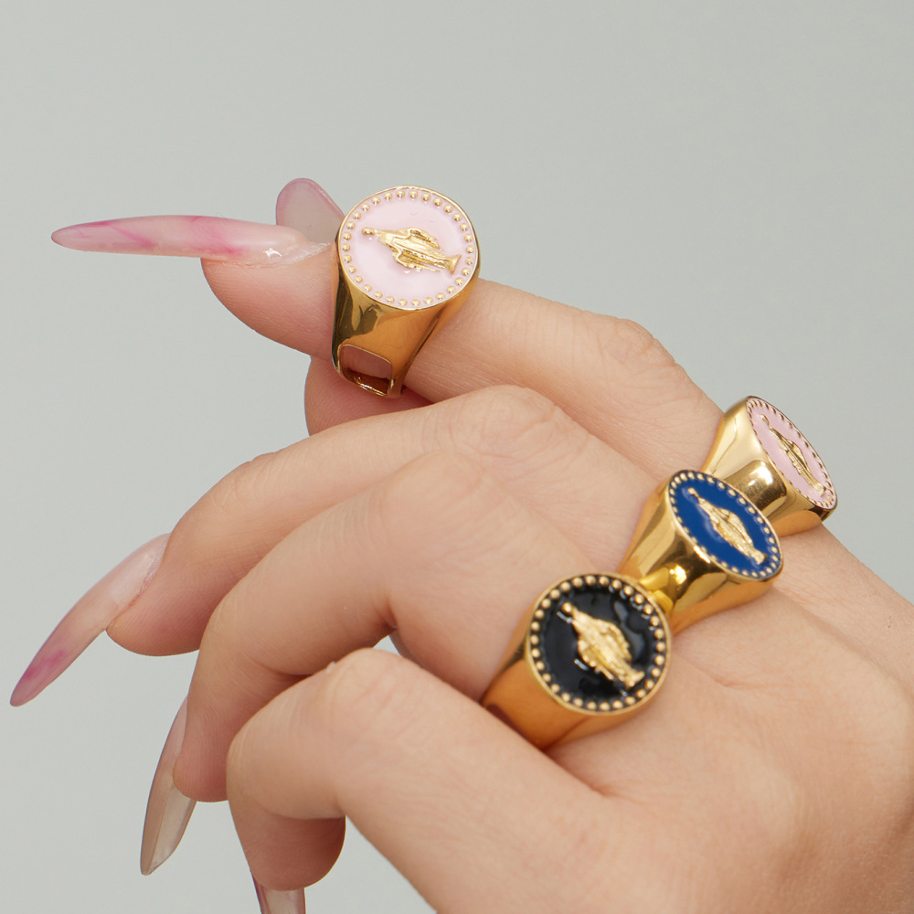 Bague Chevalière Élégante Madonna En Acier Inoxydable Doré, Étanche Et Anti-Ternissement Image4