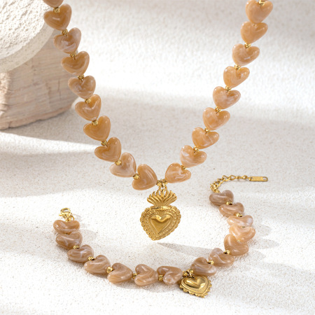 Collier de perles pour femme, 1 pièce, en acrylique, avec cœur simple, en acier inoxydable, étanche, couleur or.