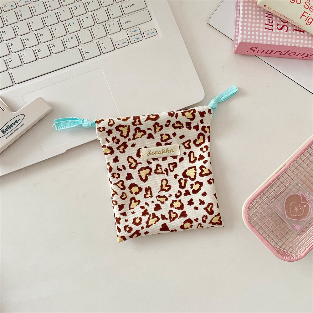Pochette À Bijoux En Tissu Imprimé Léopard Et Cœur Rétro 