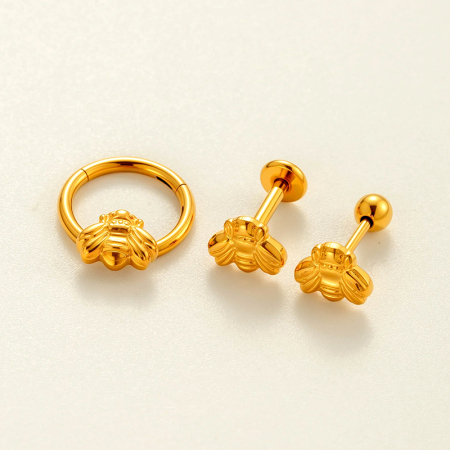 Boucles d'oreilles piercing pour femmes Dainty Bee en acier inoxydable doré, imperméables et anti-ternissement