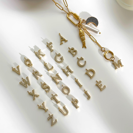 Collier pendentif lettre en acier inoxydable étanche couleur or avec zircon et perle artificielle