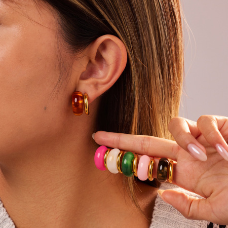 1 paire de boucles d'oreilles puces rétro en résine hypoallergénique couleur or