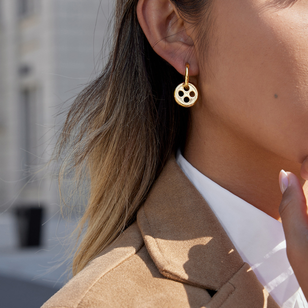 Boucles D'Oreilles Pendantes Pour Femmes Designable Button&Needle En Acier Inoxydable Étanche Couleur Or Image4