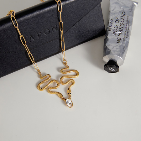 Colliers pendentifs pour femmes, en acier inoxydable doré, motif serpent opulent 2