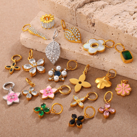 Pendentif DIY en acier inoxydable doré, étanche, orné de strass, en forme de fleur (1 pièce).