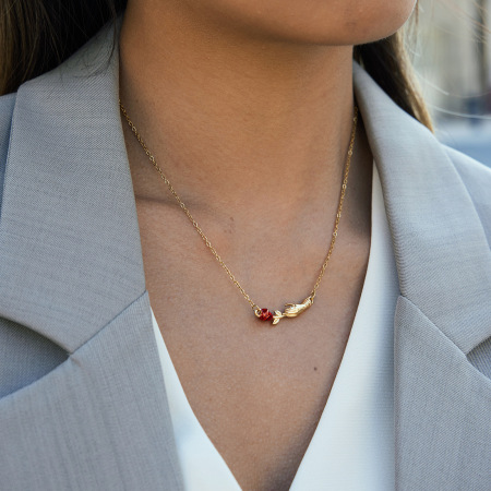 Collier pendentif femme romantique en acier inoxydable étanche couleur or, orné d'une main et d'une rose (1 pièce) 2