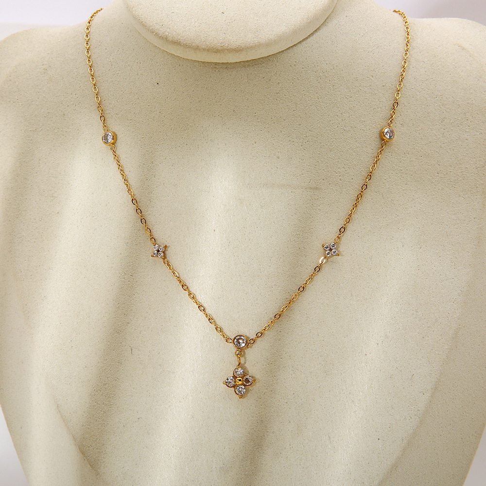 Colliers Pendentifs Pour Femmes En Acier Inoxydable, Imperméables, Anti-Ternissement Et Zircon Couleur Or, Ornés D'Un Délicat Trèfle Image5