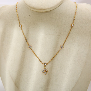 Colliers Pendentifs Pour Femmes En Acier Inoxydable, Imperméables, Anti-Ternissement Et Zircon Couleur Or, Ornés D'Un Délicat Trèfle h5 Image5