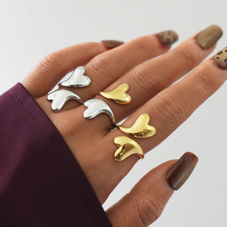 Bague femme en forme de cœur, étanche et anti-ternissement, en acier inoxydable doré.