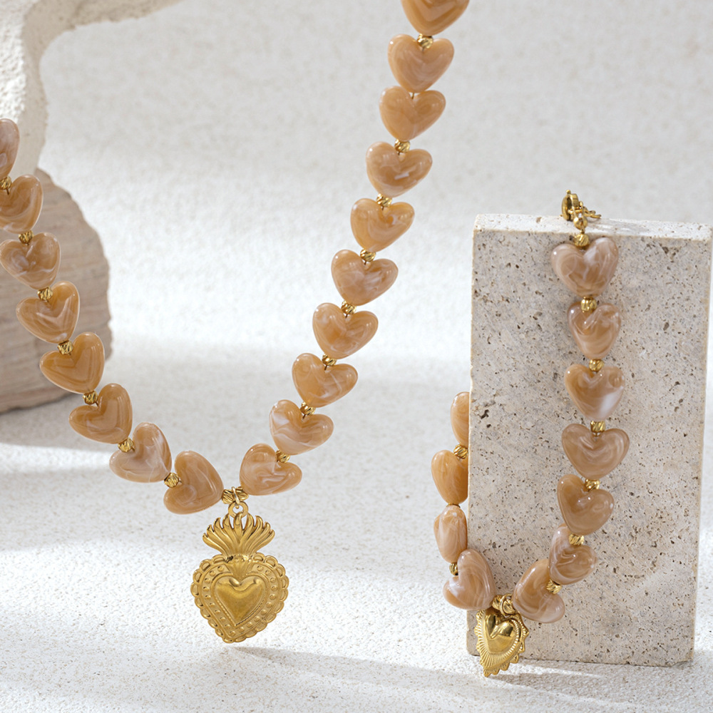 Collier De Perles Pour Femme, 1 Pièce, En Acrylique, Avec Cœur Simple, En Acier Inoxydable, Étanche, Couleur Or. Image3