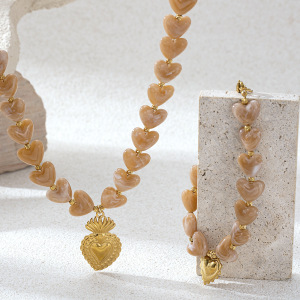 Collier De Perles Pour Femme, 1 Pièce, En Acrylique, Avec Cœur Simple, En Acier Inoxydable, Étanche, Couleur Or. h5 Image3