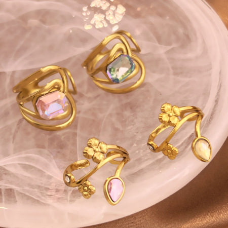 Bague en acier inoxydable étanche couleur or avec pierre précieuse en zircon (1 pièce)