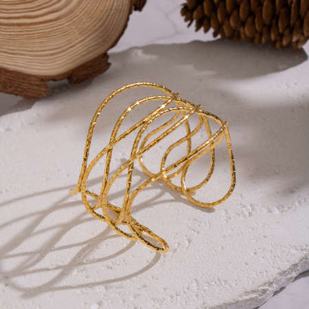 Bracelet manchette étanche en acier inoxydable doré, orné de lignes entrelacées (1 pièce)