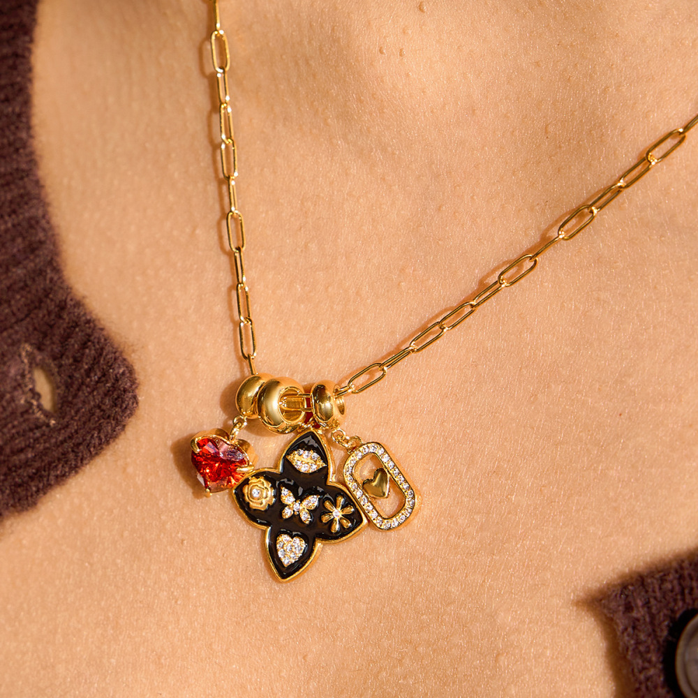 Colliers Pendentifs Élégants Pour Femmes, En Acier Inoxydable Doré, Imperméables Et Anti-Ternissement, Ornés D'Un Trèfle Et D'Un Cœur Brillant. Image4