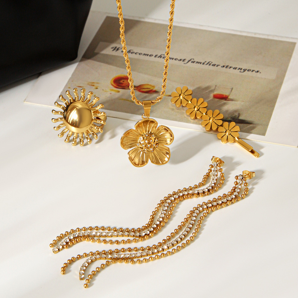 Ensemble Collier Et Collier En Acier Inoxydable Imperméable, Couleur Or, Avec Pompon Et Zircon, Orné D'Une Fleur. Image3