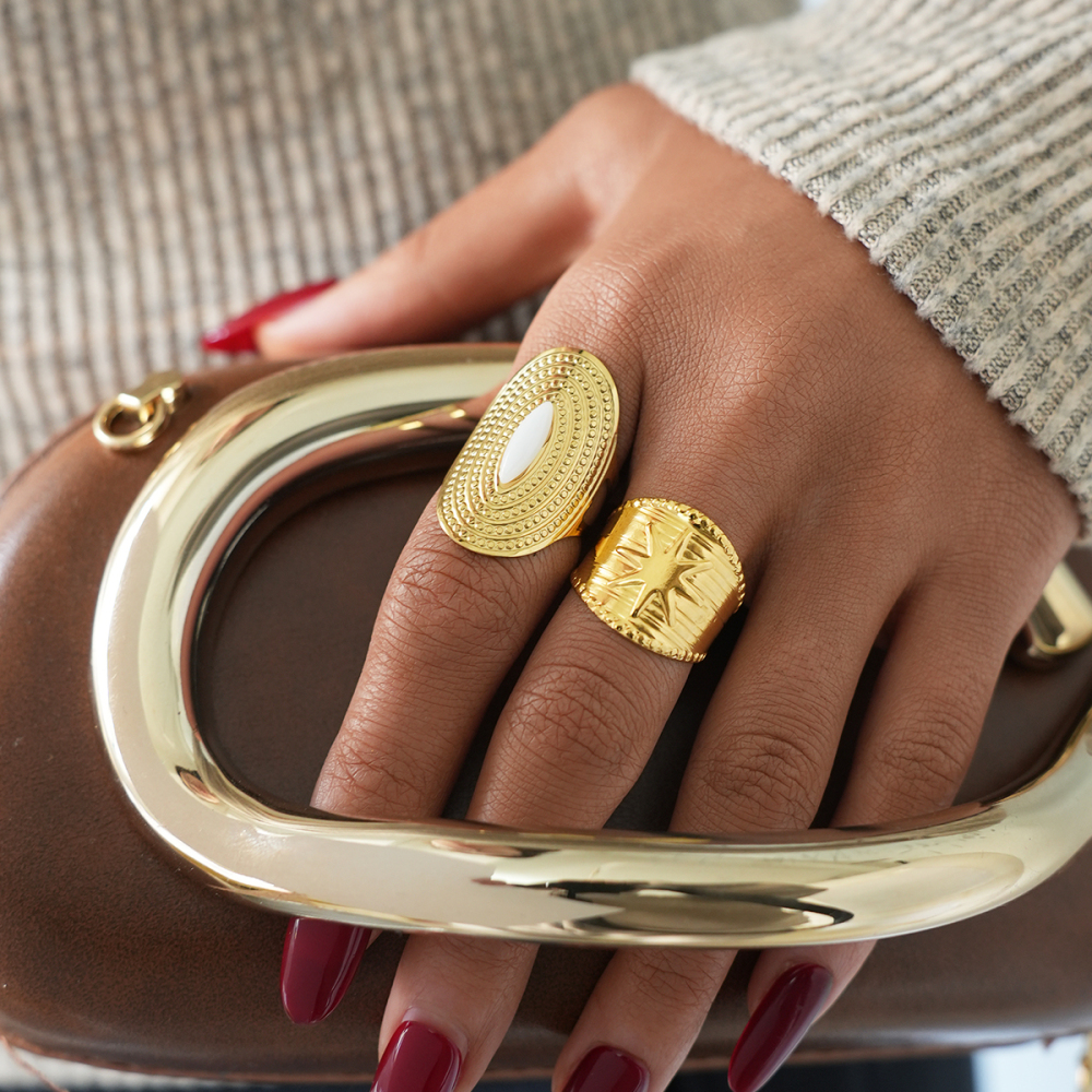 Bague Femme En Acier Inoxydable Doré, Imperméable Et Anti-Ternissement, Finition Martelée (1 Pièce). Image5