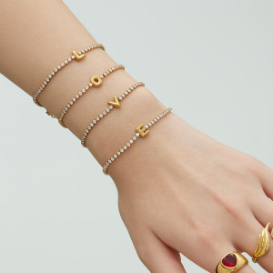 Bracelet À Breloques Classique En Acier Inoxydable, Étanche, Anti-Ternissement, Couleur Or, Avec Zircon, Pour Femme. h5 Image4