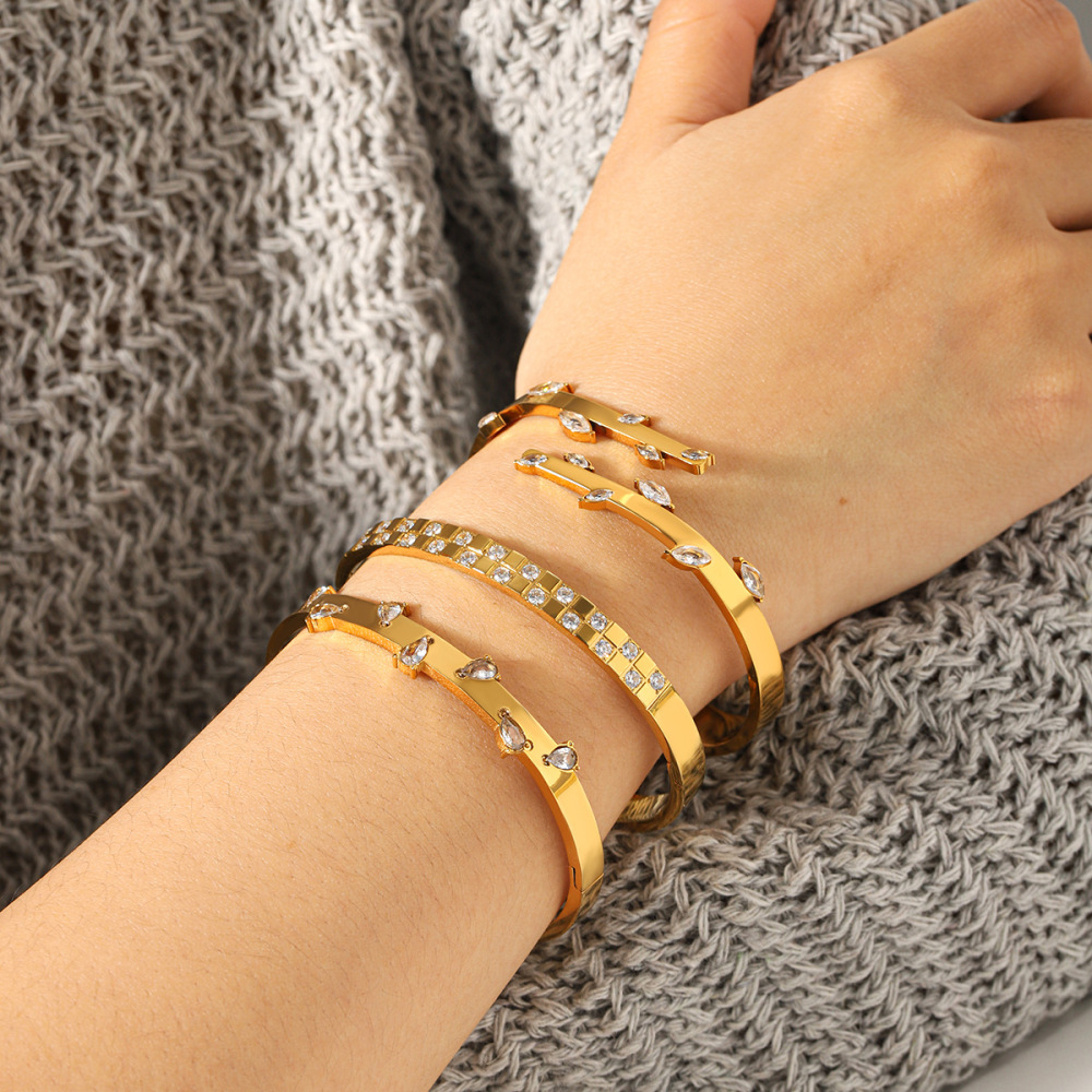 Bracelet En Acier Inoxydable Étanche En Forme De Feuille, Couleur Or, Avec Zircon. Image4