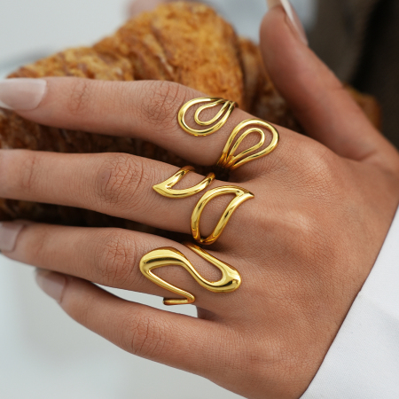 Bague Simple Series Daily Irregular Shape Lines en acier inoxydable étanche couleur or