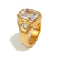 Bague en or sertie d'un diamant rond en oxyde de zirconium sur le côté/numéro 6