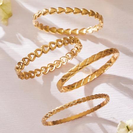 Bracelet jonc exquis en acier inoxydable doré, imperméable et anti-ternissement, en forme de cœur