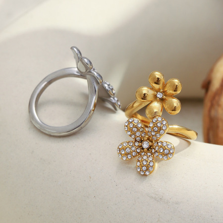 Bague tendance en acier inoxydable étanche en forme de fleur 2