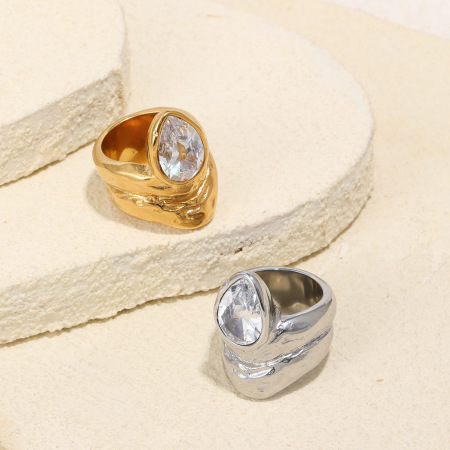 Bague étanche en acier inoxydable et zircon en forme de goutte d'eau