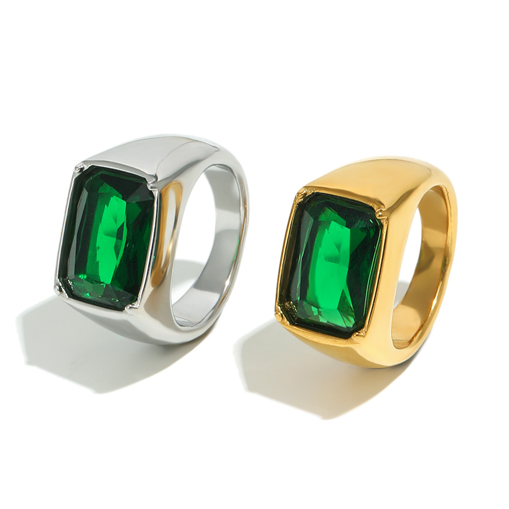 Bague Carrée Étanche En Acier Inoxydable Et Zircon Émeraude. Image4