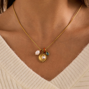 Colliers Pendentifs Pour Femmes En Acier Inoxydable Doré, Ornés D'Un Soleil Et D'Une Lune, Imperméables Et Anti-Ternissement, Avec Zircon Et Perle. h5 Image4