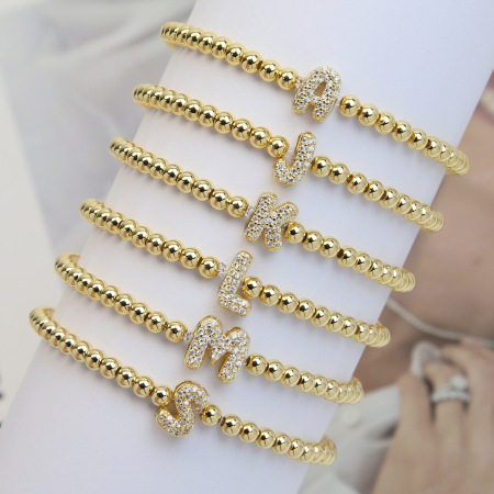 Bracelets à breloques élégants en cuivre pour femmes, ornés de perles à lettres. 2