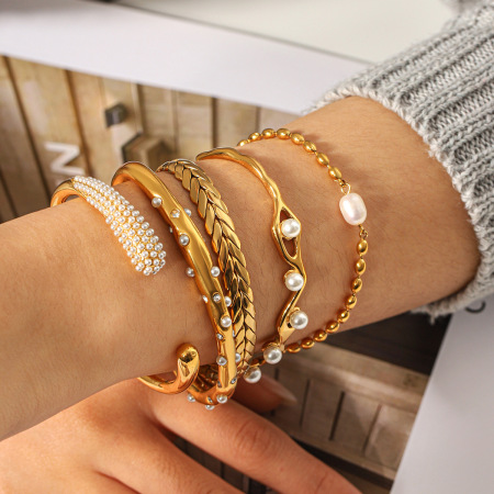 Bracelets élégants pour femmes en acier inoxydable étanche couleur or et perles