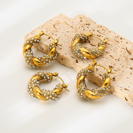 Boucles d'oreilles créoles pour femmes, luxueuses et élégantes, de forme irrégulière, en acier inoxydable étanche, couleur or, ornées de zircon. 2