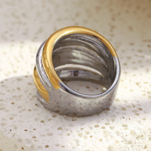 Bague Imposante En Acier Inoxydable Doré Et Argenté, Ornée De Plusieurs Cercles Et Étanche. h5 Image2