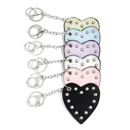Breloques de sac pour femmes en PU, style romantique, colorées, en forme de cœur et rivets