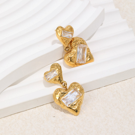 Boucles d'oreilles pendantes en acier inoxydable imperméable avec zircon doré en forme de cœur