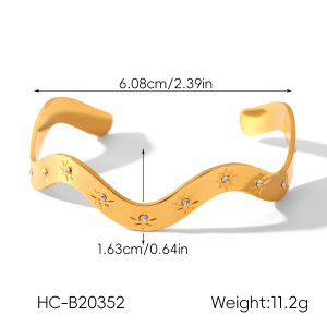 Bracelet En Acier Inoxydable Étanche Couleur Or Avec Zircon En Forme De Cœur h5 Image2