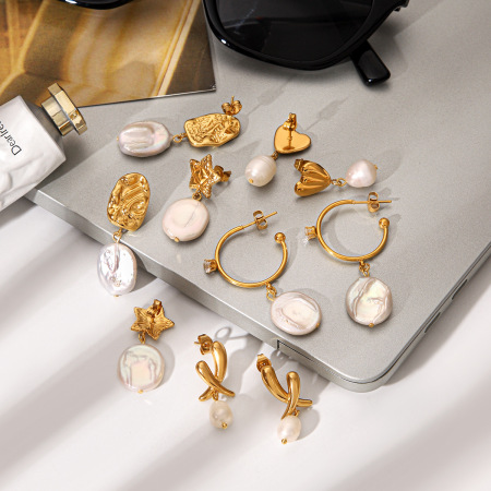 Boucles d'oreilles pendantes en forme de cœur et d'étoile, en acier inoxydable étanche, couleur or, avec perle.