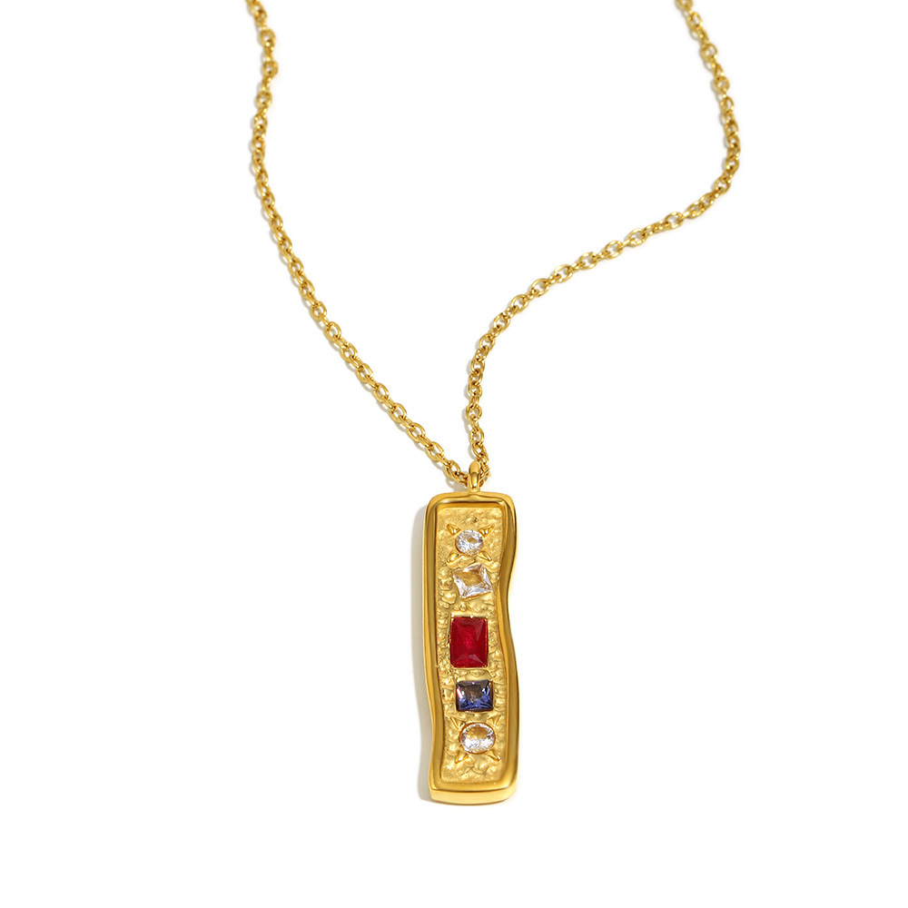 Collier Pendentif Rétro En Acier Inoxydable Étanche Couleur Or Et Zircon 