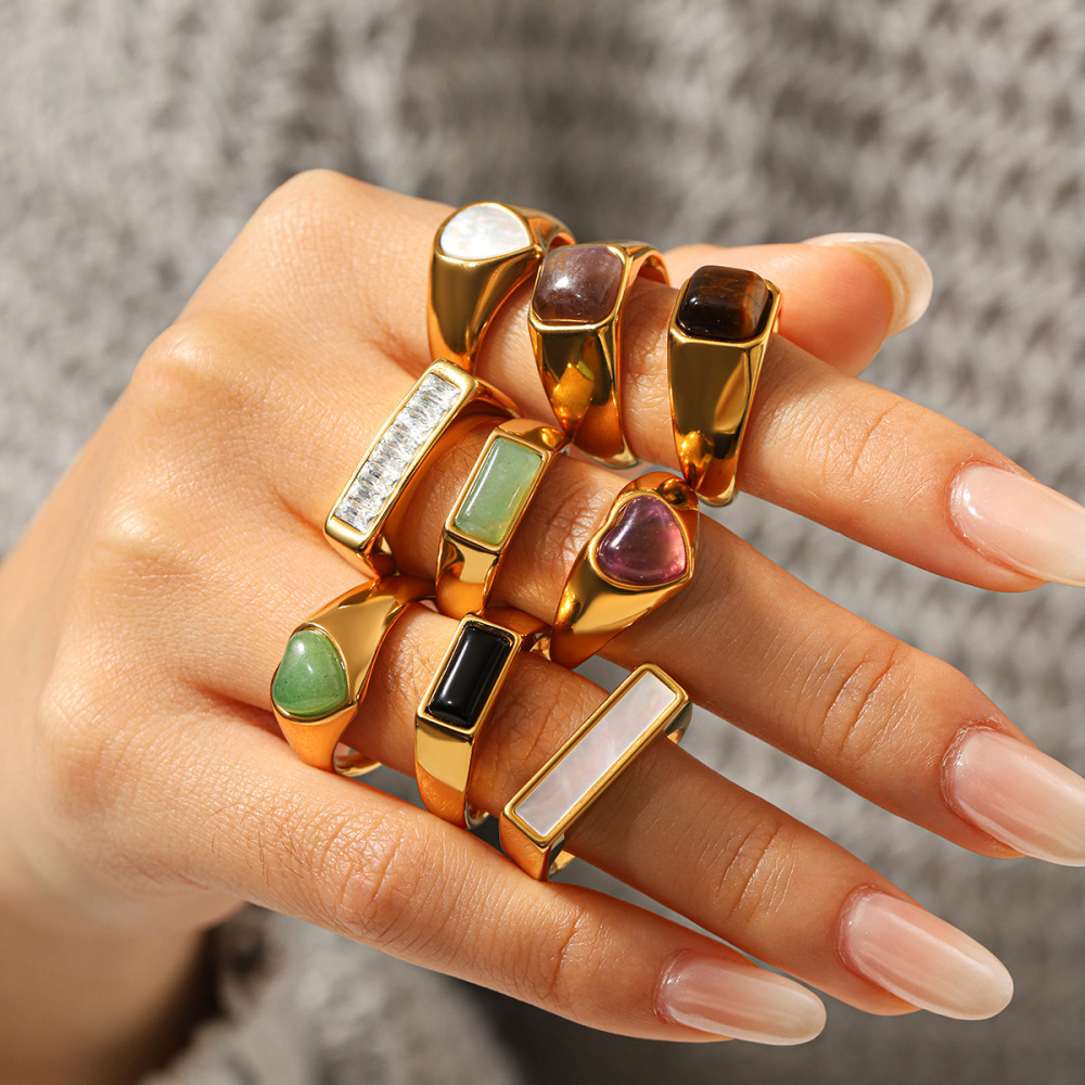 Bague En Acier Inoxydable Étanche Couleur Or Avec Pierre Naturelle En Forme De Cœur Image4
