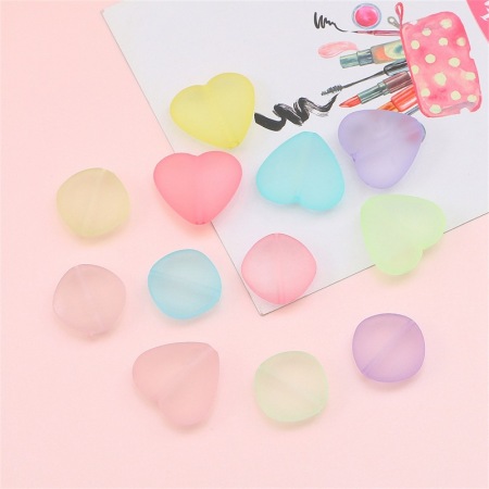 Perles acryliques en forme de cœur mignon de la série Simple 2