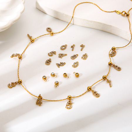 Pendentif simple pour femme, en acier inoxydable étanche, couleur or, avec zircon et chiffres, à faire soi-même quotidiennement