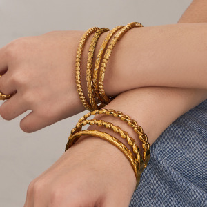 Bracelet Jonc Exquis En Acier Inoxydable Doré, Imperméable Et Anti-Ternissement, En Forme De Cœur h5 Image6
