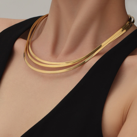 Collier ras-de-cou minimaliste incurvé en acier inoxydable doré, imperméable et anti-ternissement pour femme 2