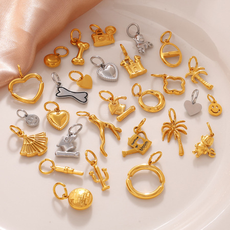 Pendentif Unisexe Simple Series Daily Shape Rough Heart Smiley Face En Acier Inoxydable Étanche Couleur Or